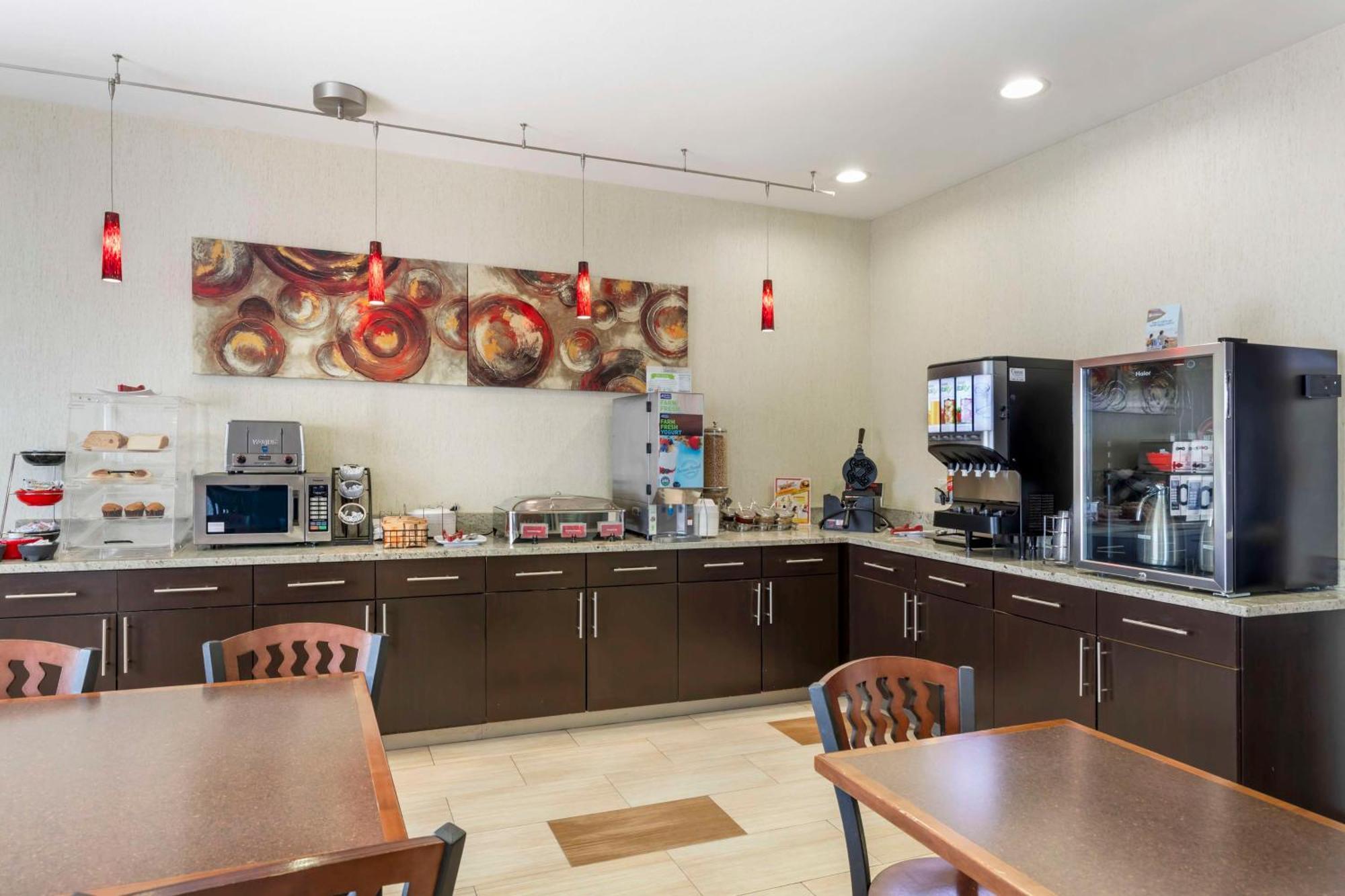 Best Western Plus Lake Worth Екстериор снимка