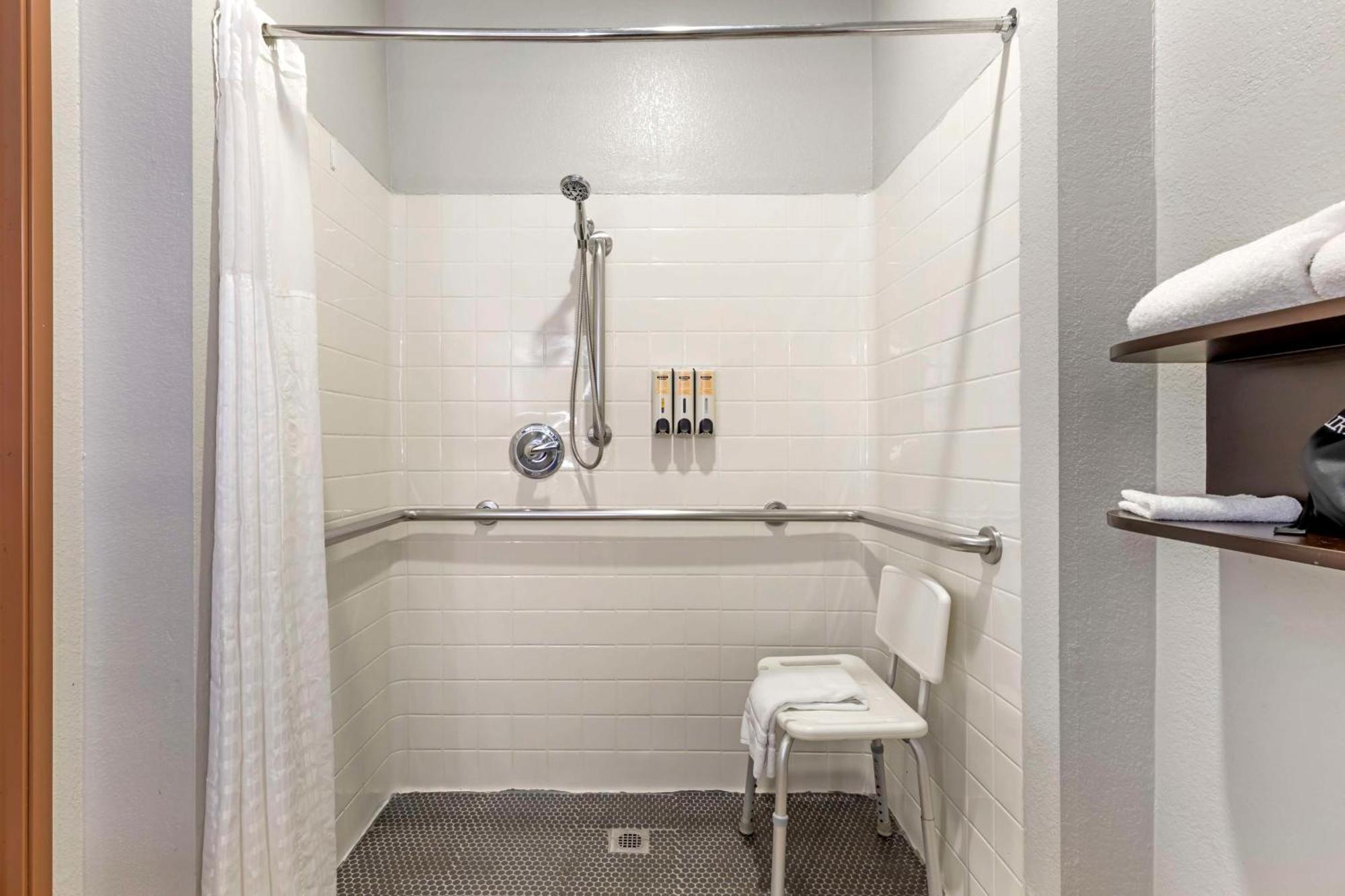 Best Western Plus Lake Worth Екстериор снимка