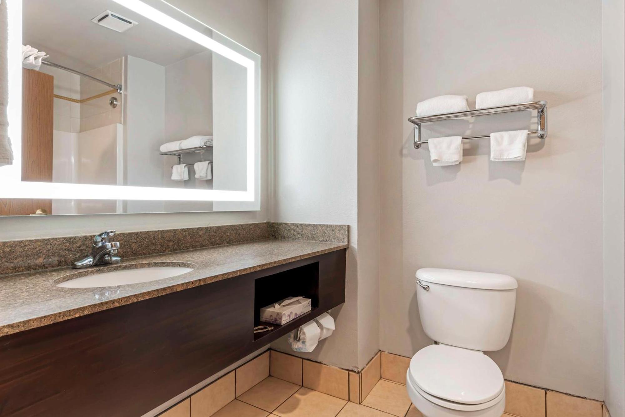 Best Western Plus Lake Worth Екстериор снимка