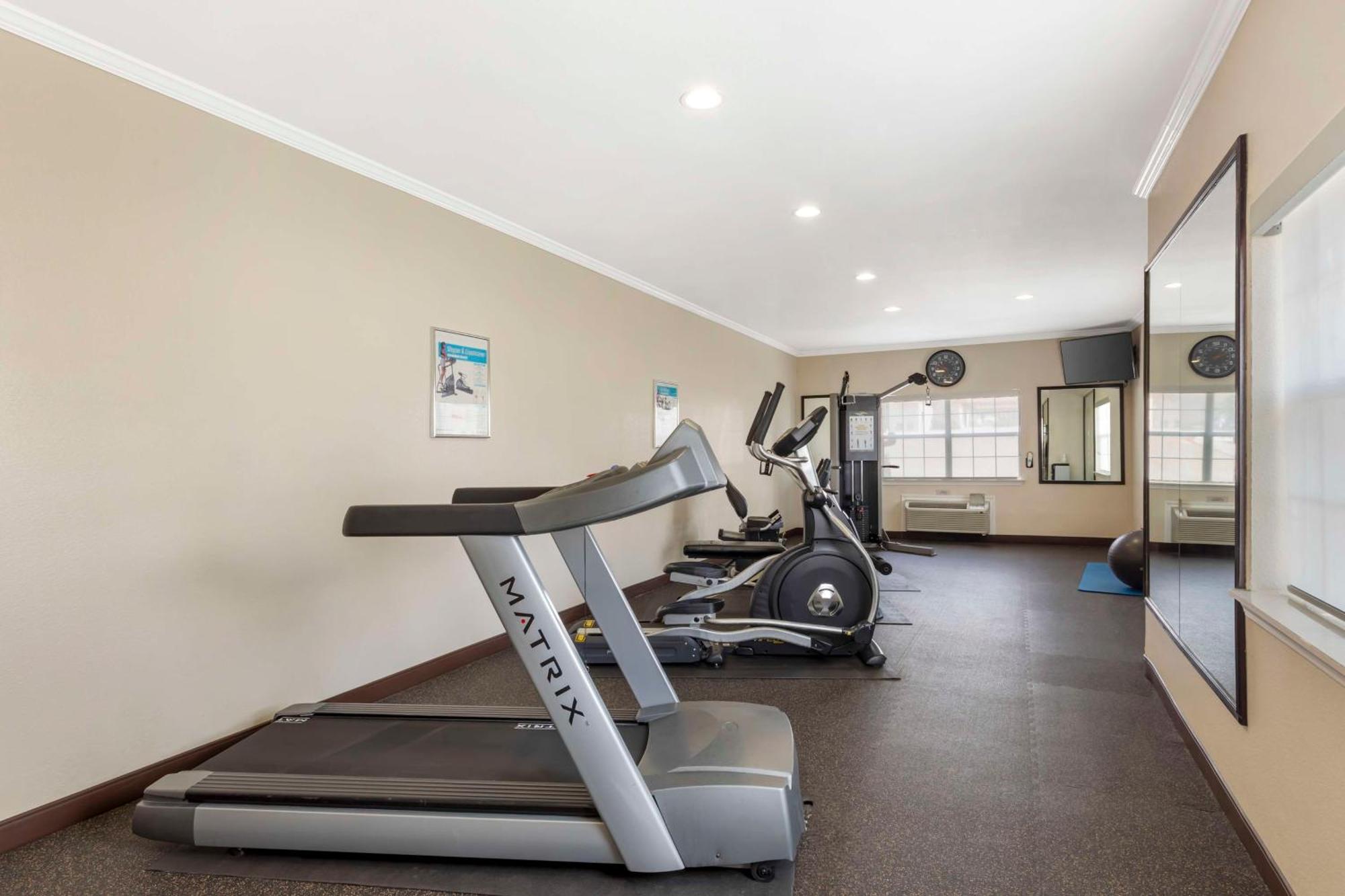 Best Western Plus Lake Worth Екстериор снимка