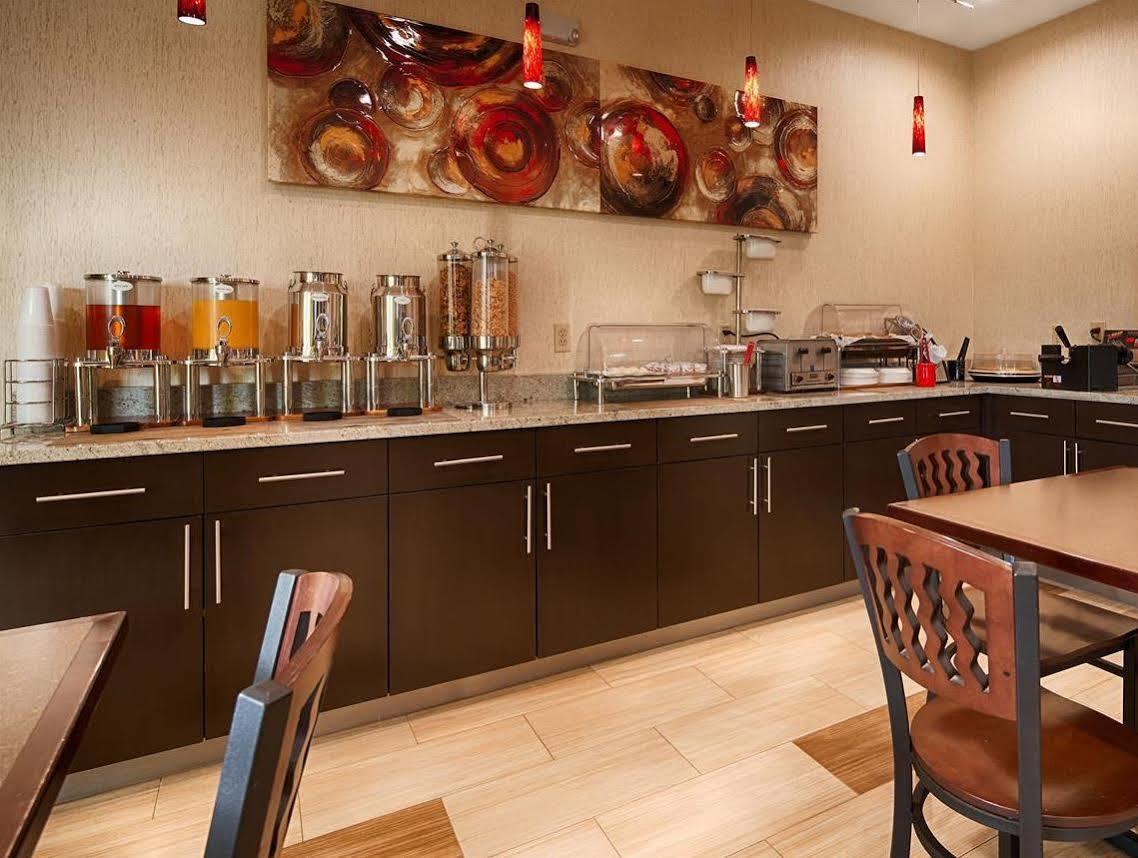 Best Western Plus Lake Worth Екстериор снимка