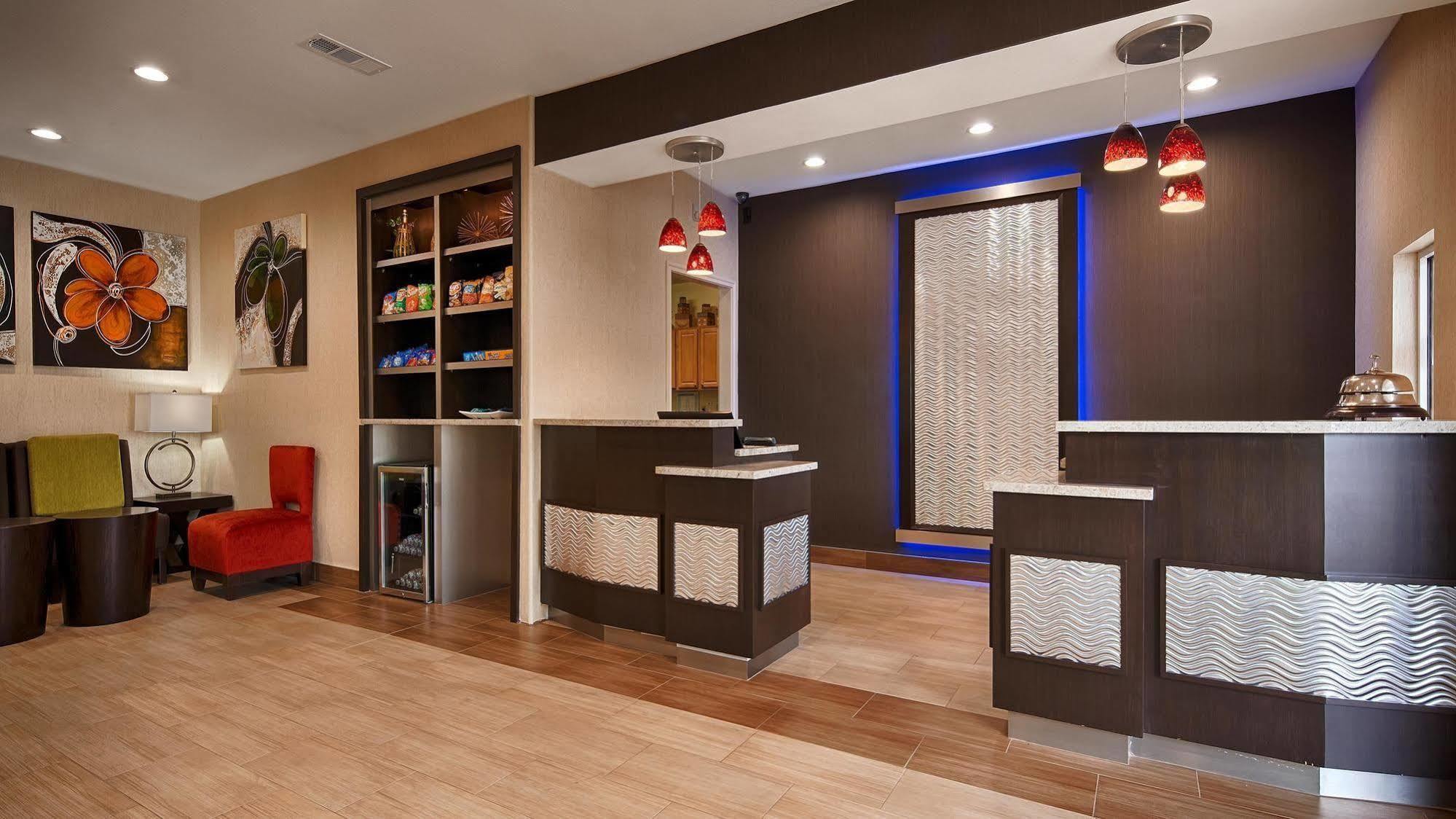 Best Western Plus Lake Worth Екстериор снимка