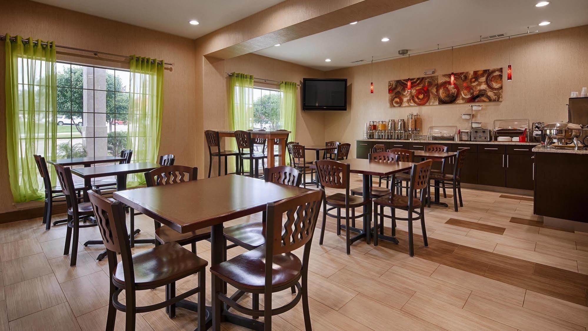 Best Western Plus Lake Worth Екстериор снимка